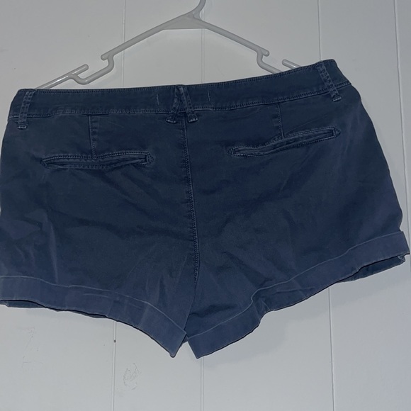 Blue Costal Short - Abercrombie & Fitch - Picture 2 of 3